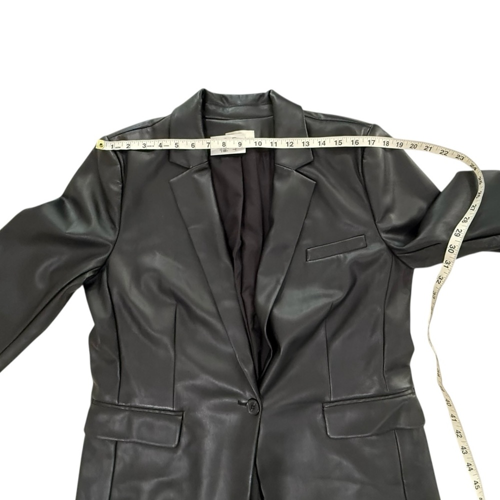 NWT. Loft, faux leather jacket in black. Size 14. - Picture 4 of 10